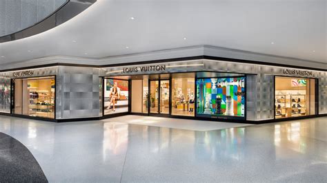 louis vuitton beverly mall.